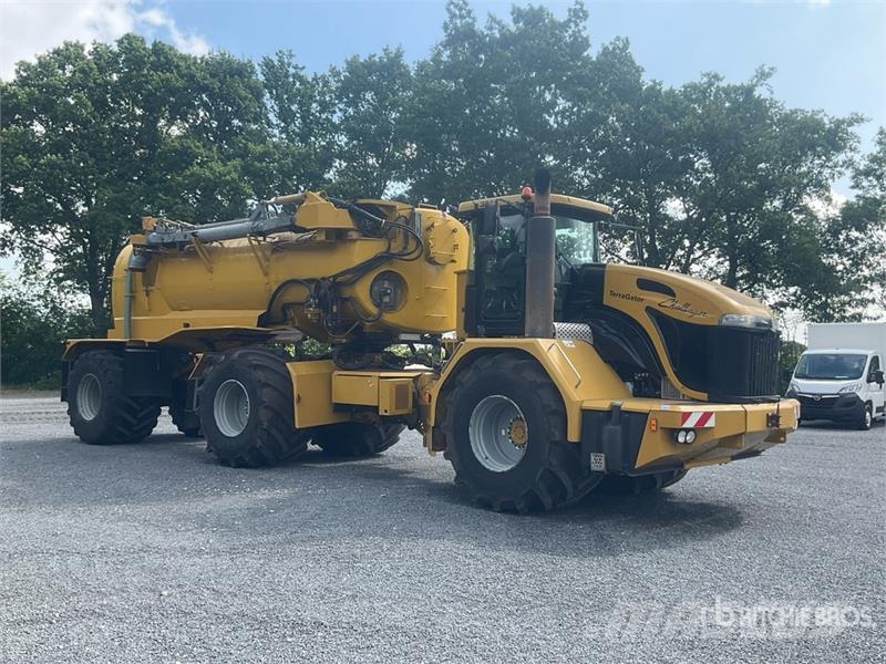 Challenger TerraGator 3244 Self-Propelled Liquid Manure Sprea Mėšlo barstytuvai