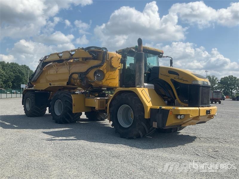 Challenger TerraGator 3244 Self-Propelled Liquid Manure Sprea Mėšlo barstytuvai