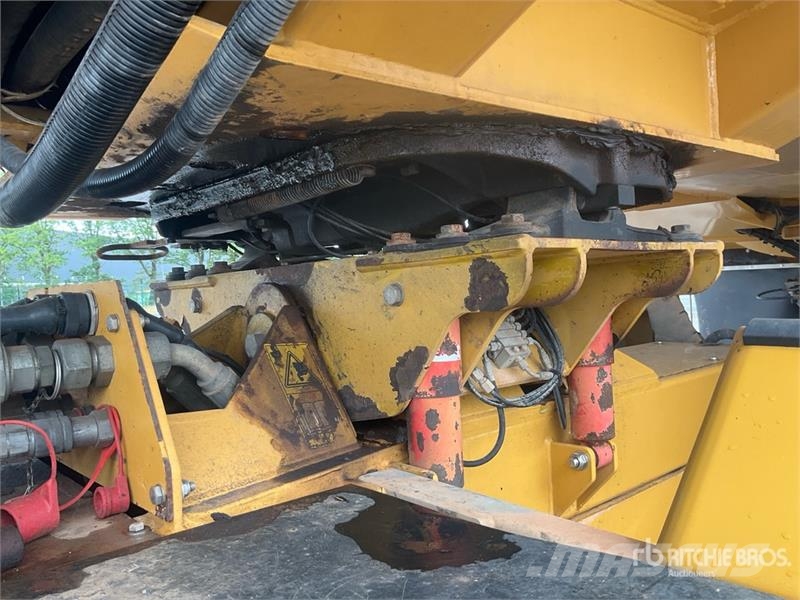 Challenger TerraGator 3244 Self-Propelled Liquid Manure Sprea Mėšlo barstytuvai