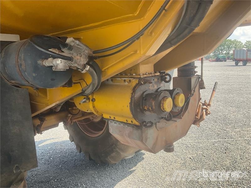 Challenger TerraGator 3244 Self-Propelled Liquid Manure Sprea Mėšlo barstytuvai
