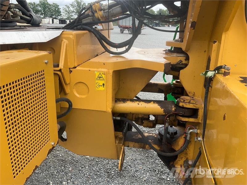 Challenger TerraGator 3244 Self-Propelled Liquid Manure Sprea Mėšlo barstytuvai