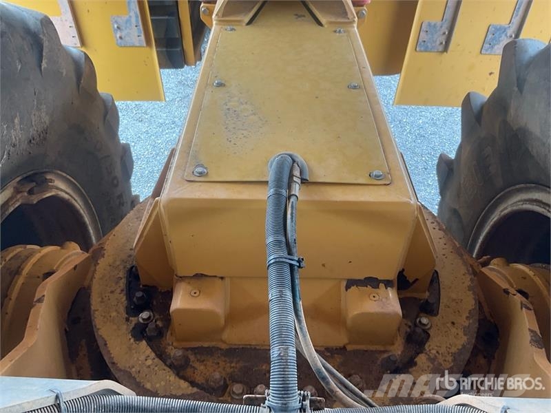 Challenger TerraGator 3244 Self-Propelled Liquid Manure Sprea Mėšlo barstytuvai