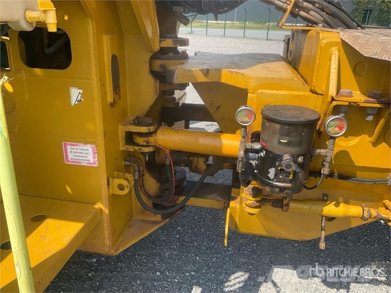 Challenger TerraGator 3244 Self-Propelled Liquid Manure Sprea Mėšlo barstytuvai