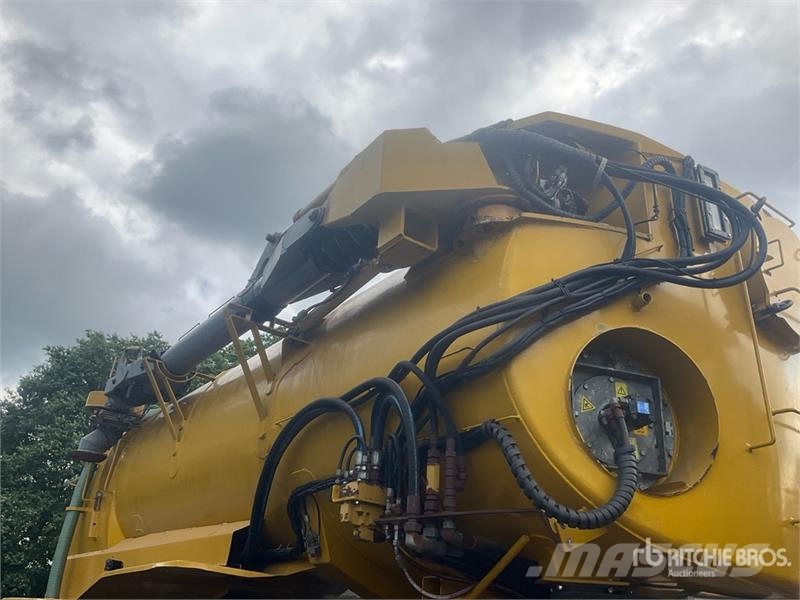 Challenger TerraGator 3244 Self-Propelled Liquid Manure Sprea Mėšlo barstytuvai