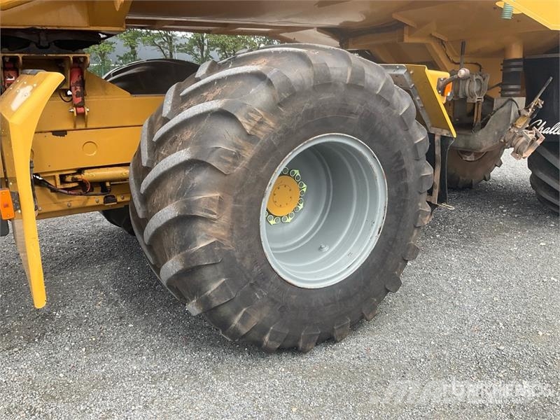 Challenger TerraGator 3244 Self-Propelled Liquid Manure Sprea Mėšlo barstytuvai