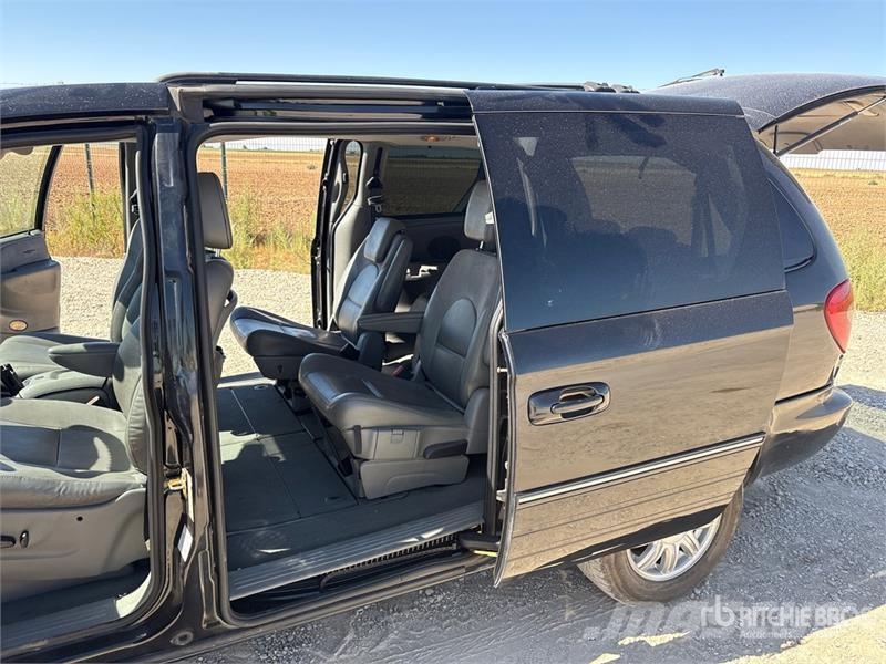 Chrysler Grand Voyager 6 Passenger Van Panel vanlar