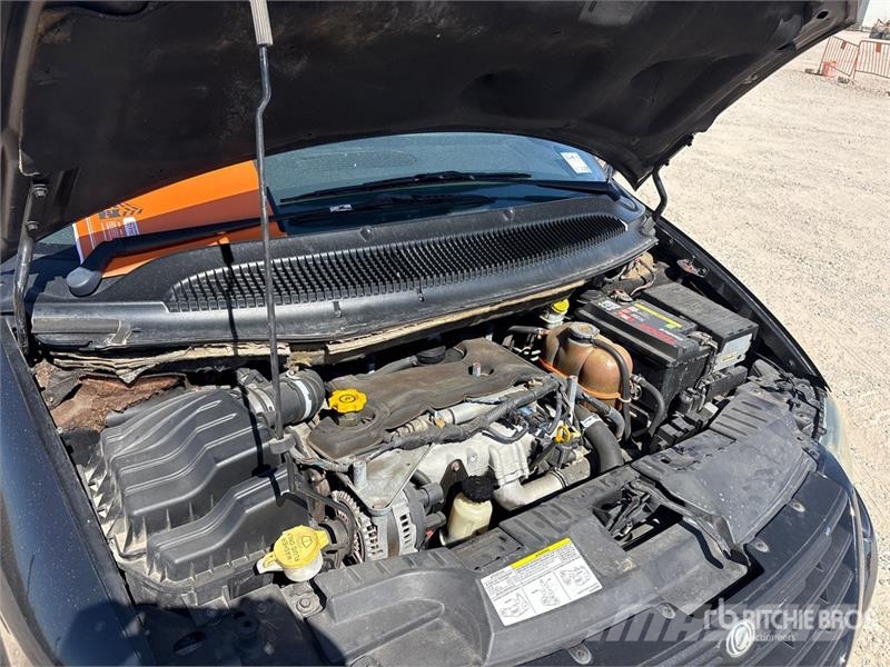Chrysler Grand Voyager 6 Passenger Van Panel vanlar