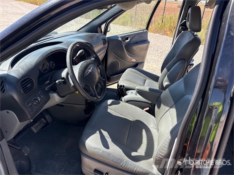 Chrysler Grand Voyager 6 Passenger Van Panel vanlar