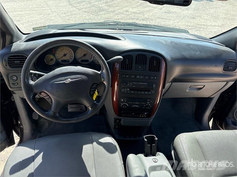 Chrysler Grand Voyager 6 Passenger Van Panel vanlar