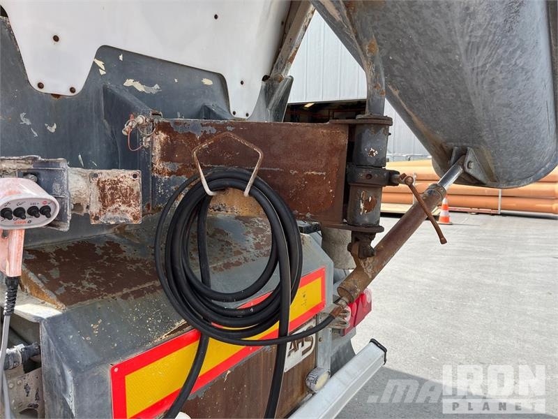 Cifa SL10 16.2 m3 T/A Mixer Trailer شاحنات أخرى
