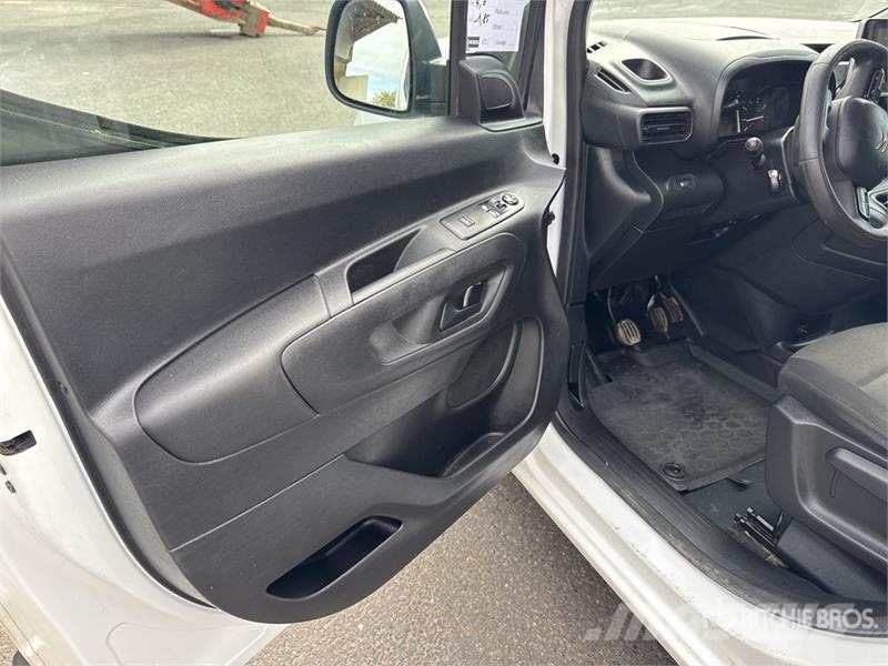 Citroën Berlingo شاحنة مقفلة