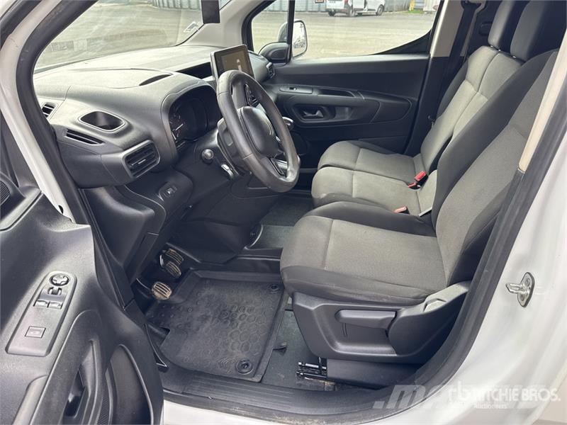 Citroën Berlingo شاحنة مقفلة
