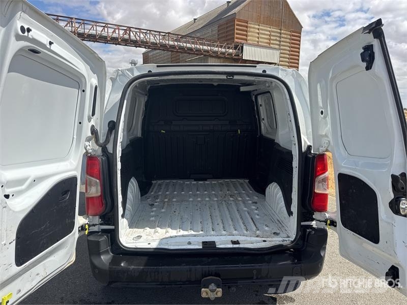 Citroën Berlingo شاحنة مقفلة