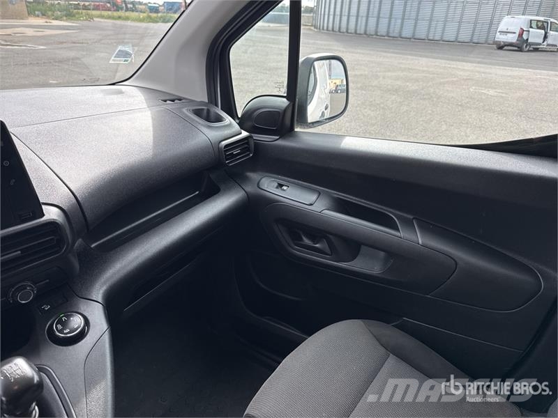 Citroën Berlingo شاحنة مقفلة