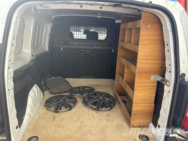 Citroën Berlingo Vehicule Utilitaire Cargo Van Transporterek