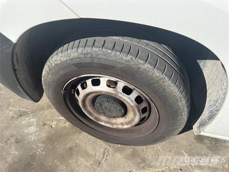 Citroën Berlingo Vehicule Utilitaire Cargo Van Transporterek