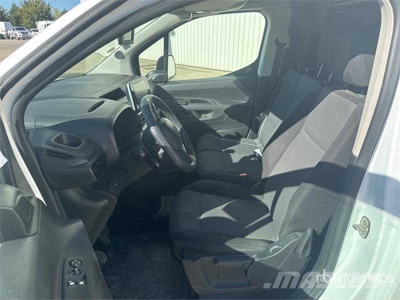 Citroën Berlingo Vehicule Utilitaire Cargo Van Transporterek