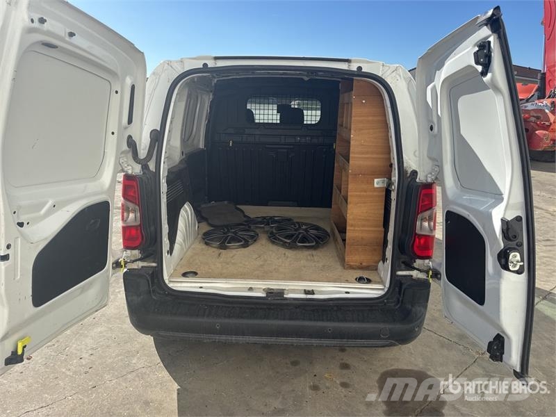 Citroën Berlingo Vehicule Utilitaire Cargo Van Transporterek