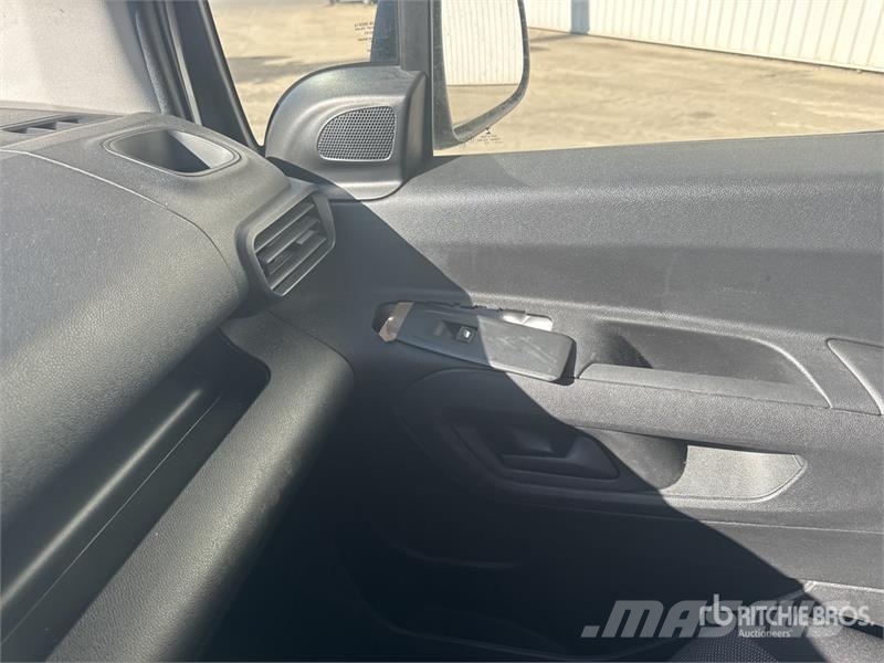 Citroën Berlingo Vehicule Utilitaire Cargo Van Transporterek
