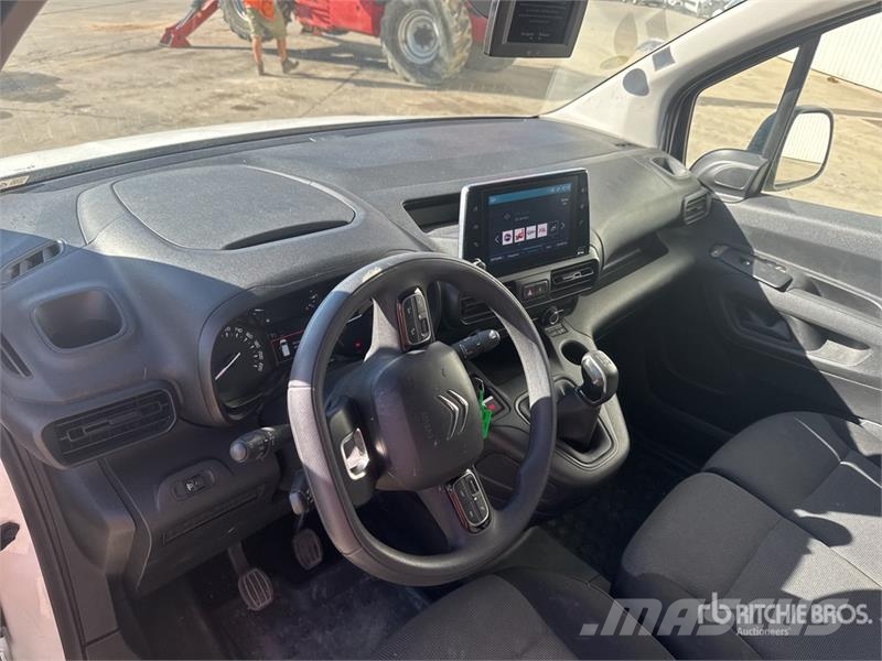 Citroën Berlingo Vehicule Utilitaire Cargo Van Transporterek