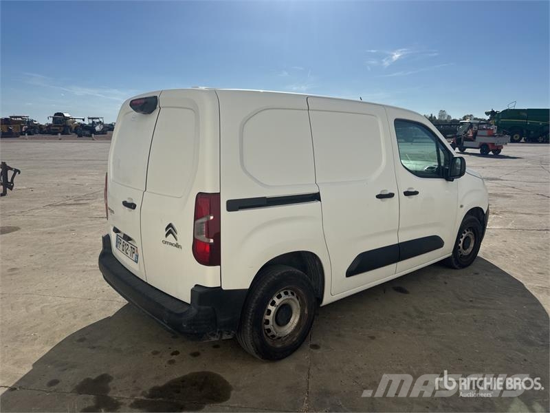 Citroën Berlingo Vehicule Utilitaire Cargo Van Transporterek