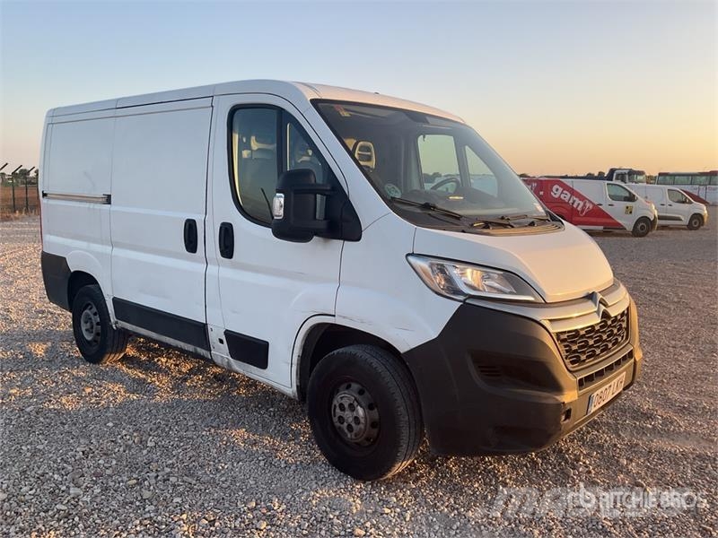 Citroën Jumper Cargo Van شاحنة مقفلة