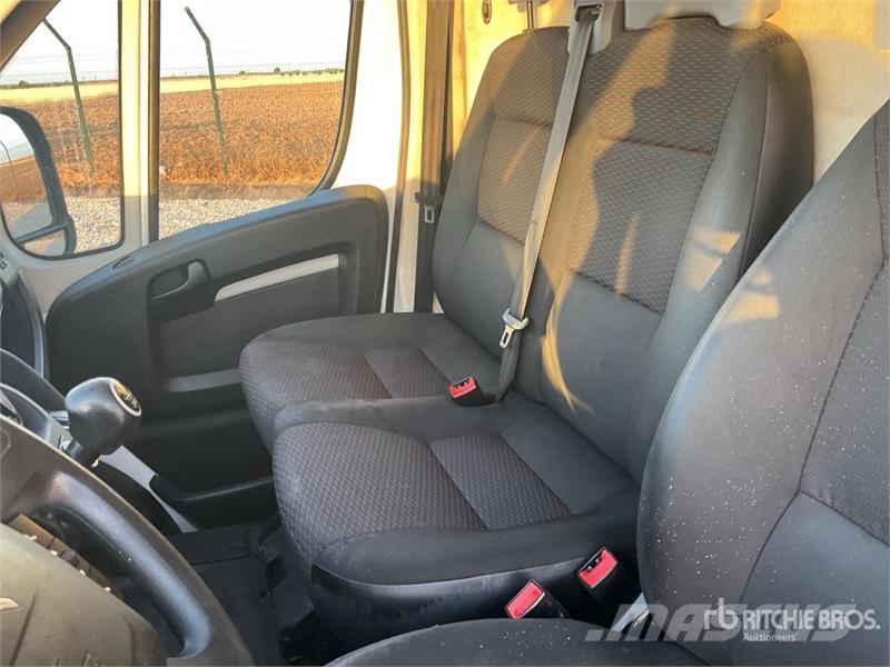 Citroën Jumper Cargo Van شاحنة مقفلة