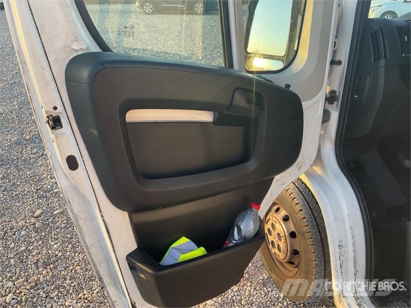 Citroën Jumper Cargo Van شاحنة مقفلة