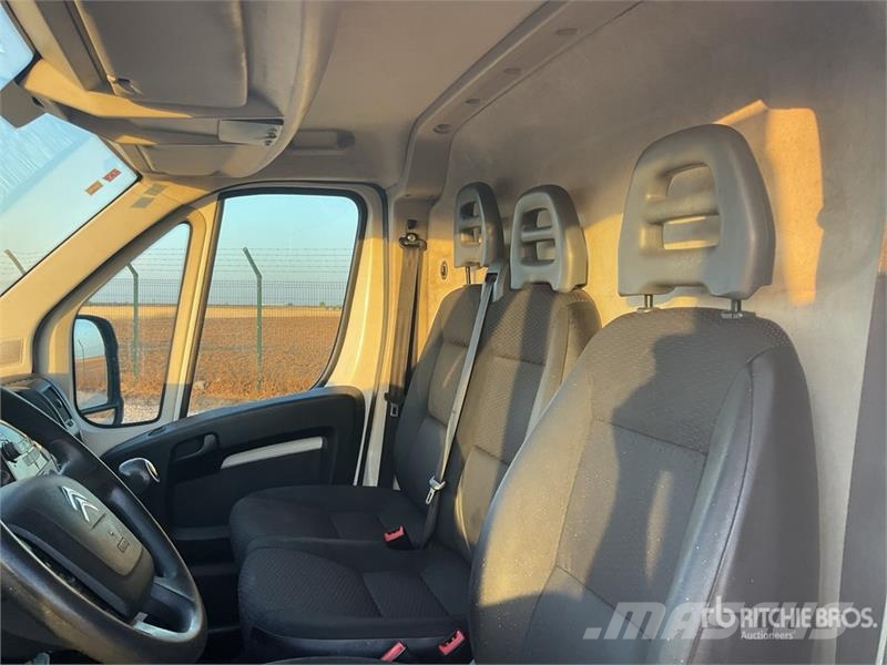 Citroën Jumper Cargo Van شاحنة مقفلة