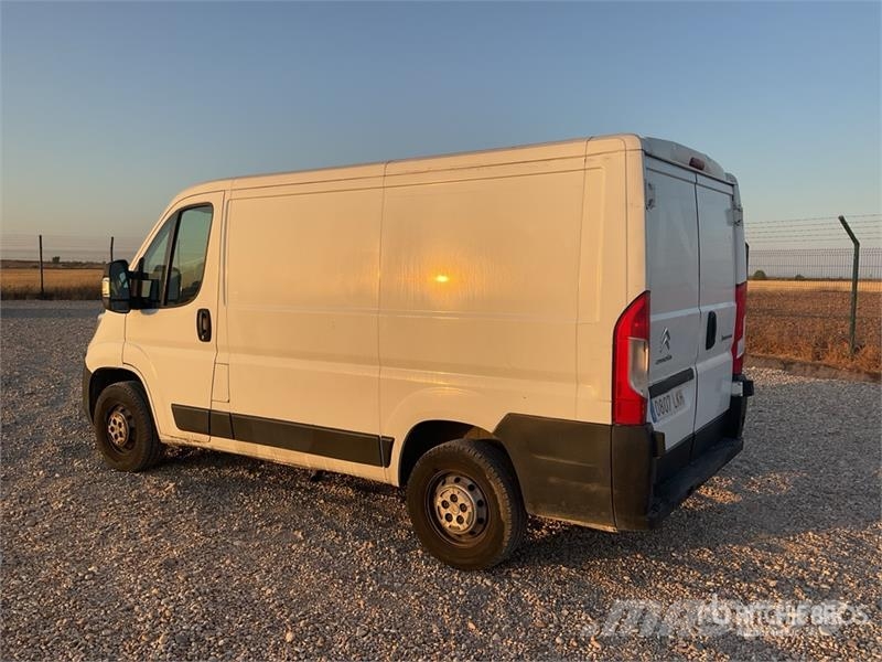 Citroën Jumper Cargo Van شاحنة مقفلة