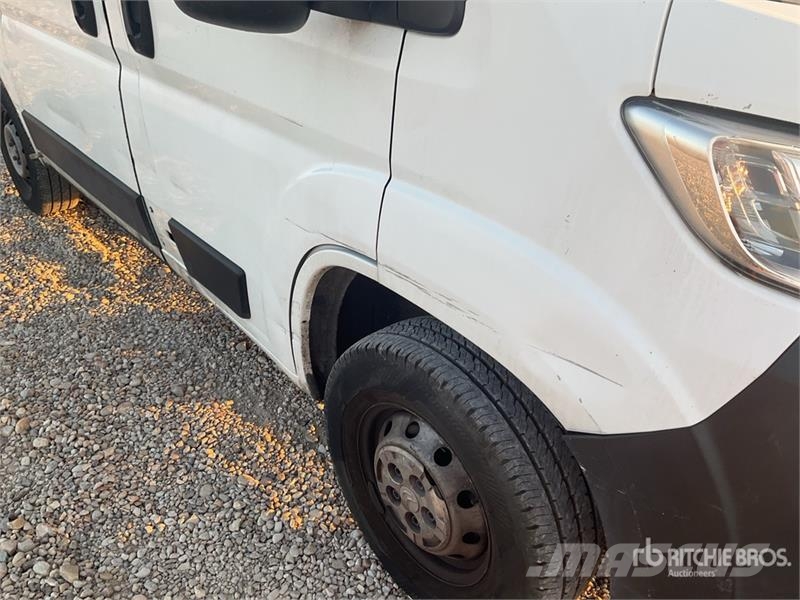 Citroën Jumper Cargo Van شاحنة مقفلة