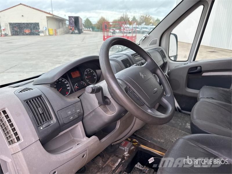 Citroën Jumper Vehicule Utilitaire Cargo Van Panel vans