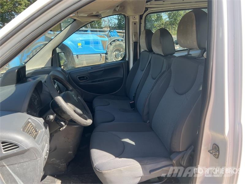 Citroën Jumpy Vehicule Utilitaire Cargo Van Lätta skåpbilar