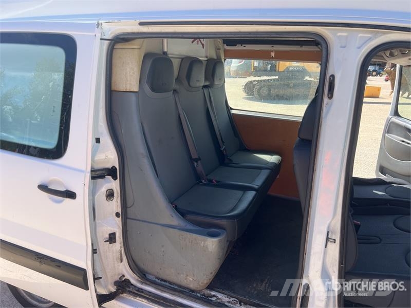 Citroën Jumpy Vehicule Utilitaire Cargo Van Lätta skåpbilar
