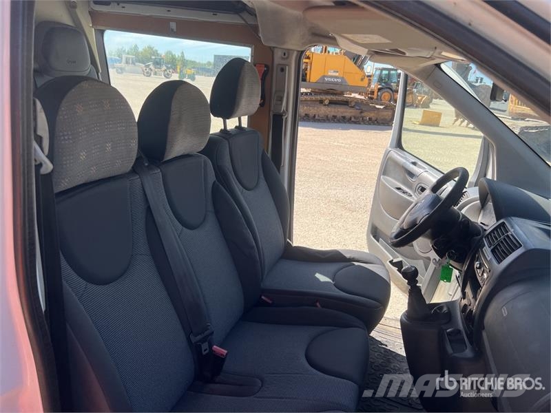 Citroën Jumpy Vehicule Utilitaire Cargo Van Lätta skåpbilar