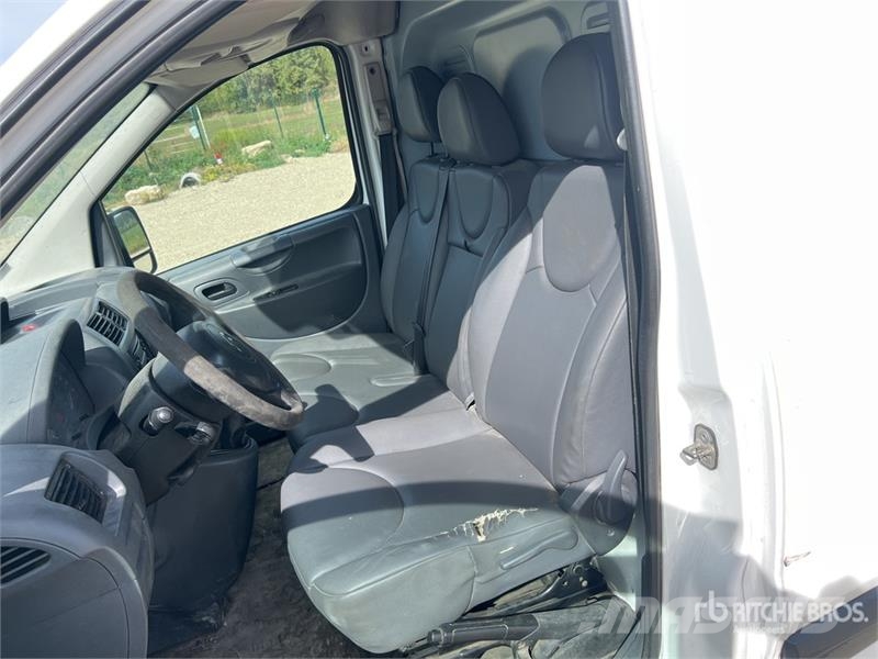 Citroën Jumpy Vehicule Utilitaire Cargo Van Furgonetas /Furgón