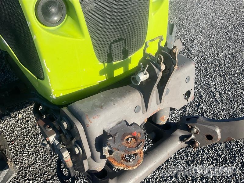 CLAAS 240F Nexos 4WD Tractor Traktoren