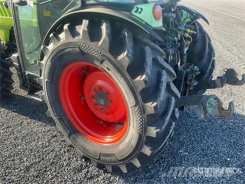 CLAAS 240F Nexos 4WD Tractor Traktoren