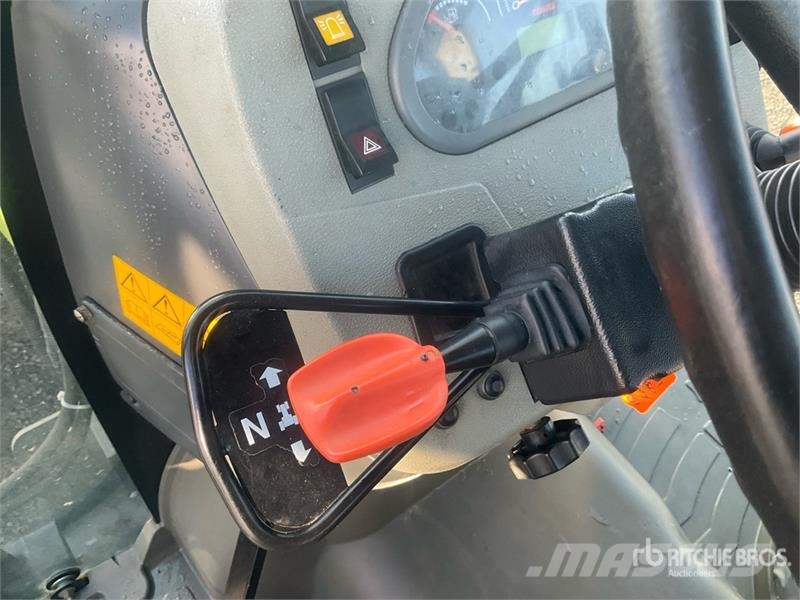 CLAAS 240F Nexos 4WD Tractor Traktoren