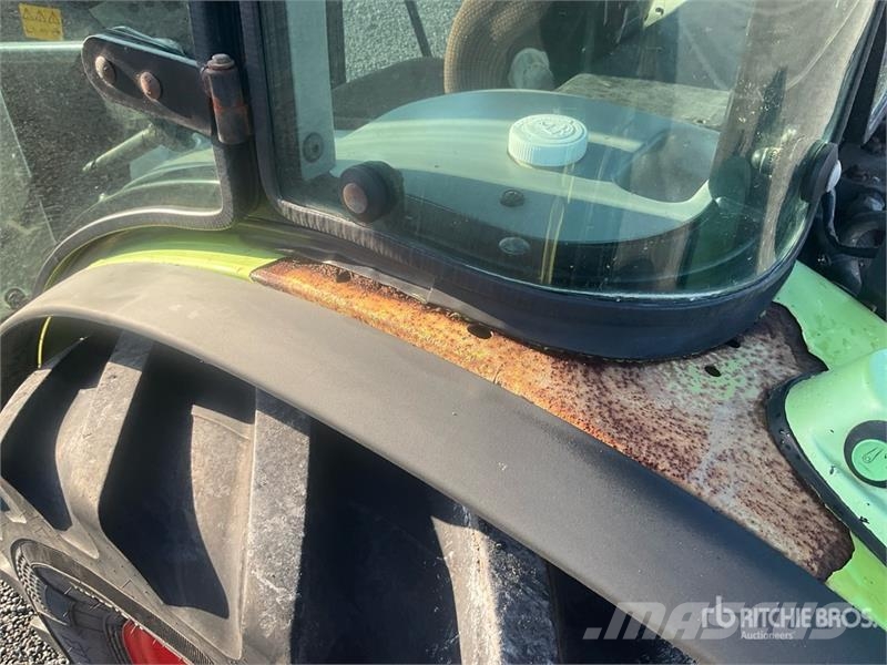 CLAAS 240F Nexos 4WD Tractor Traktoren