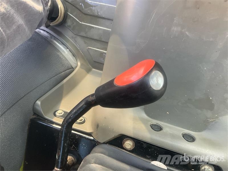 CLAAS 240F Nexos 4WD Tractor Traktoren