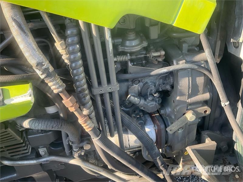 CLAAS 240F Nexos 4WD Tractor Traktoren