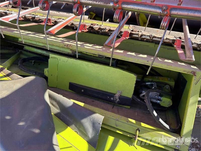 CLAAS 570 C Moissonneuse-Batteuse Combine Harvester Kombinované zberacie stroje