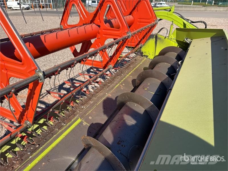 CLAAS 570 C Moissonneuse-Batteuse Combine Harvester Kombinované zberacie stroje