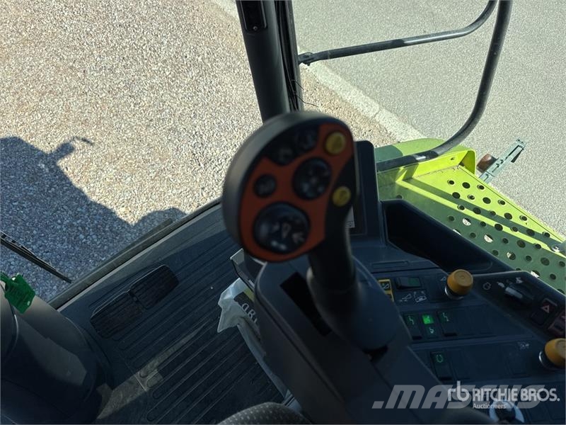CLAAS 570 C Moissonneuse-Batteuse Combine Harvester Kombinované zberacie stroje