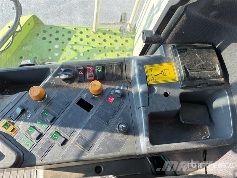 CLAAS 570 TERRA TRAC Combine Harvester Θεριζοαλωνιστικές μηχανές