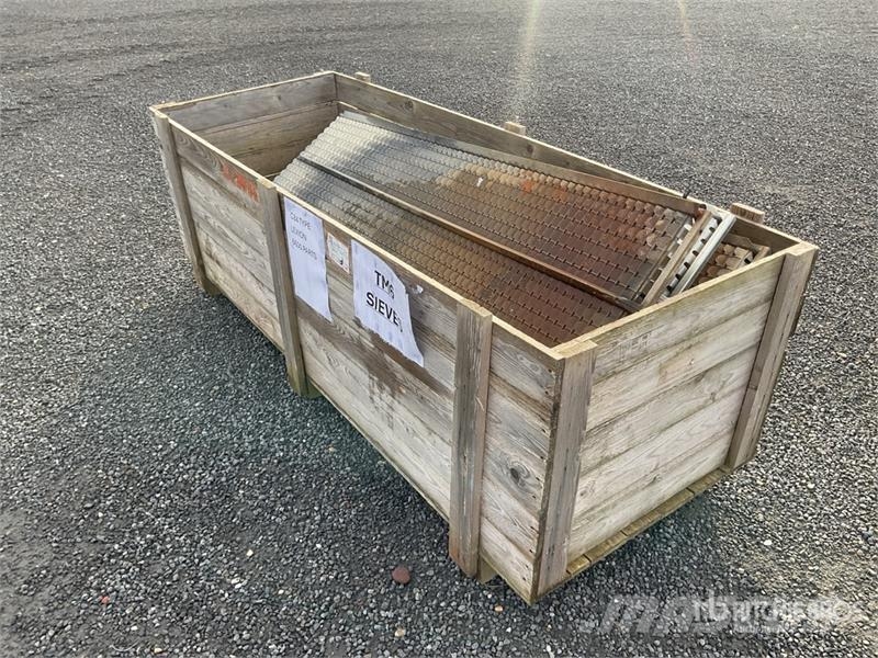 CLAAS 6000 Series (C84) TM6 Sieves 기타 부품