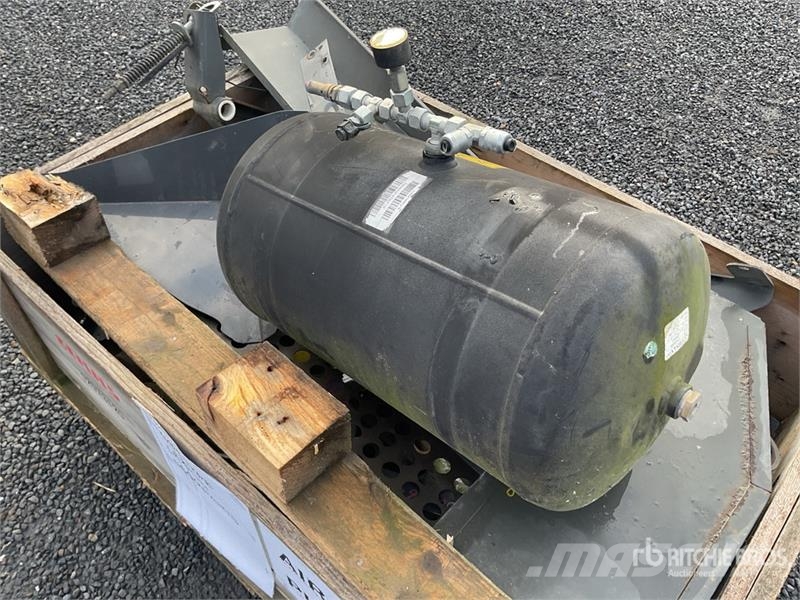 CLAAS 6000 Series (C84) Air tank and pulleys 기타 부품