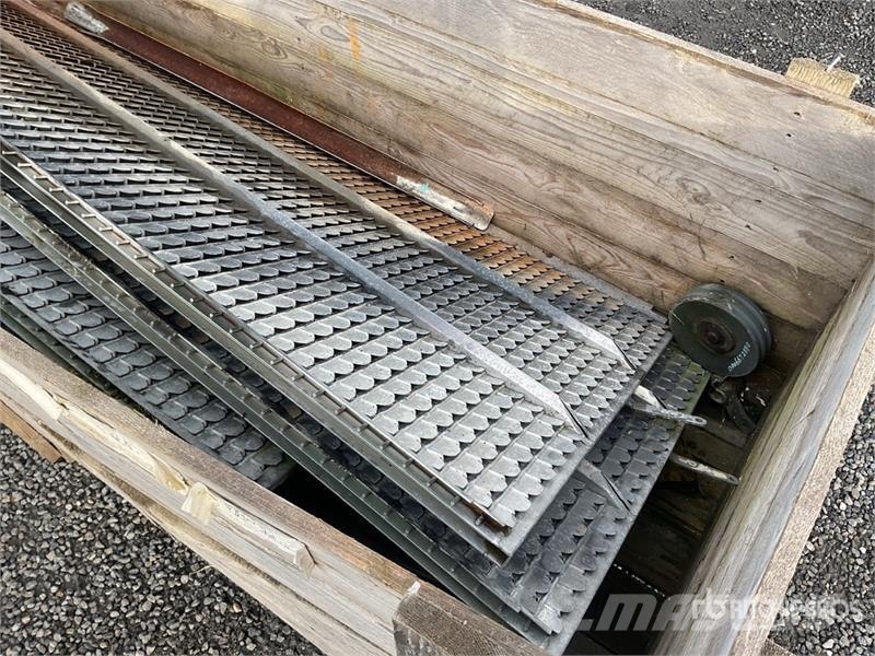 CLAAS 6000 Series (C84) TM6 Sieves 기타 부품