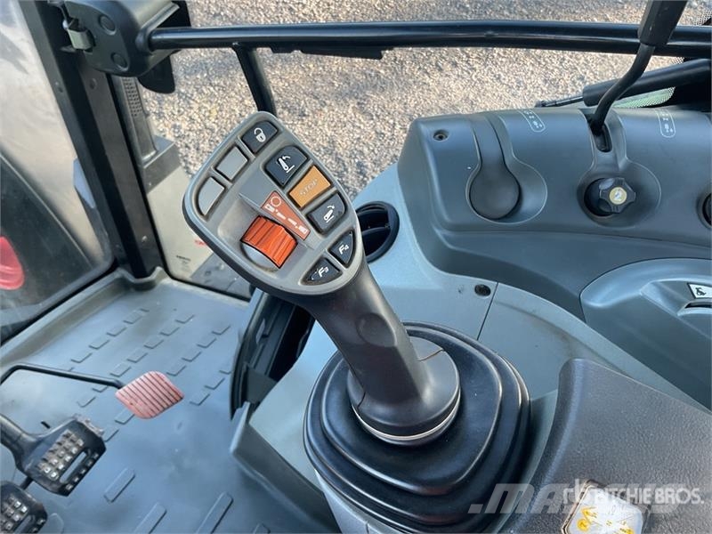 CLAAS Arion 450 CIS 4WD Tractor Tractoare